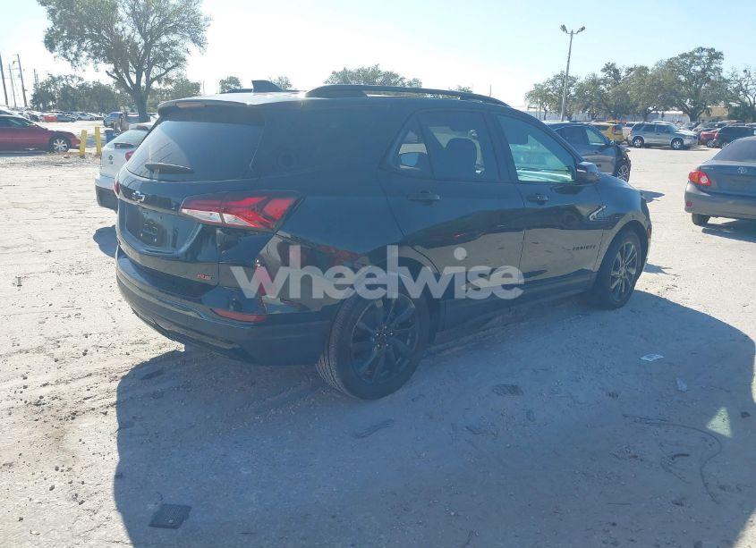 Photo 4 of 2022 Chevrolet Equinox FWD RS (VIN 2GNAXMEV7N6103725)