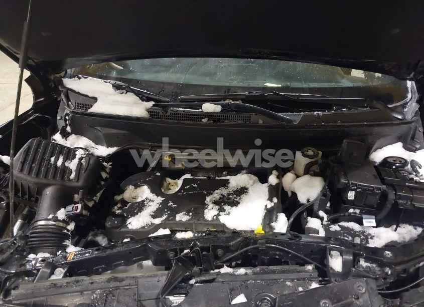 Photo 10 of 2022 Chevrolet Equinox FWD RS (VIN 2GNAXMEV7N6145991)