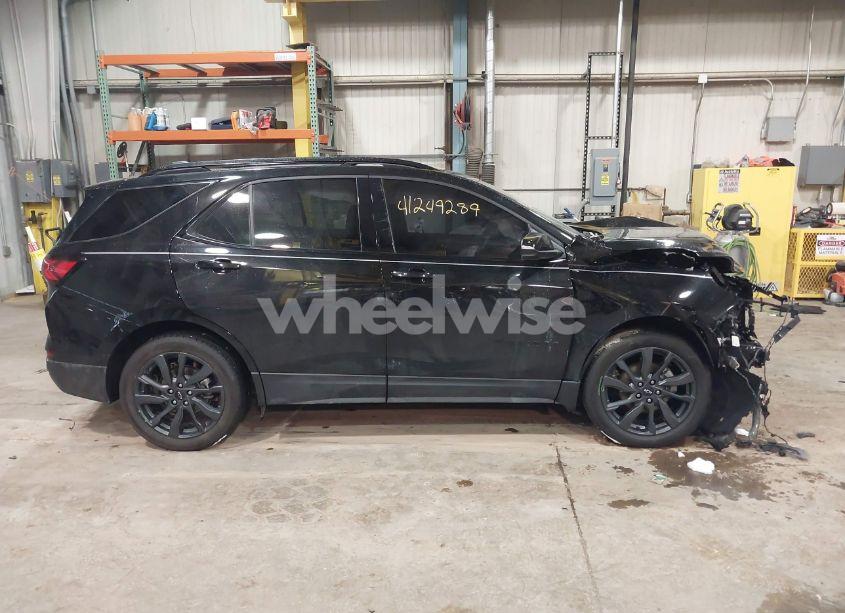 Photo 13 of 2022 Chevrolet Equinox FWD RS (VIN 2GNAXMEV7N6145991)