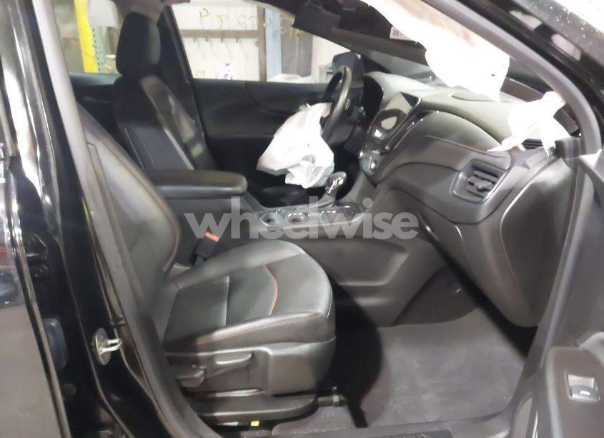 Photo 5 of 2022 Chevrolet Equinox FWD RS (VIN 2GNAXMEV7N6145991)
