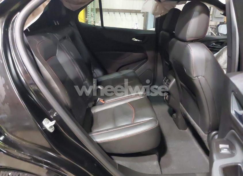 Photo 8 of 2022 Chevrolet Equinox FWD RS (VIN 2GNAXMEV7N6145991)