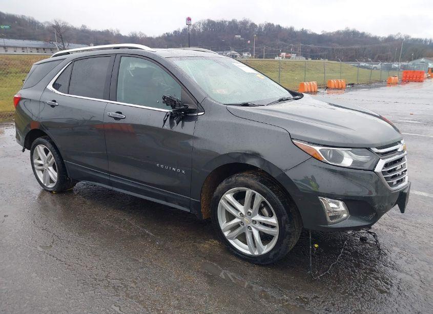 2018 Chevrolet Equinox PREMIER (VIN 2GNAXMEV8J6267382) main photo