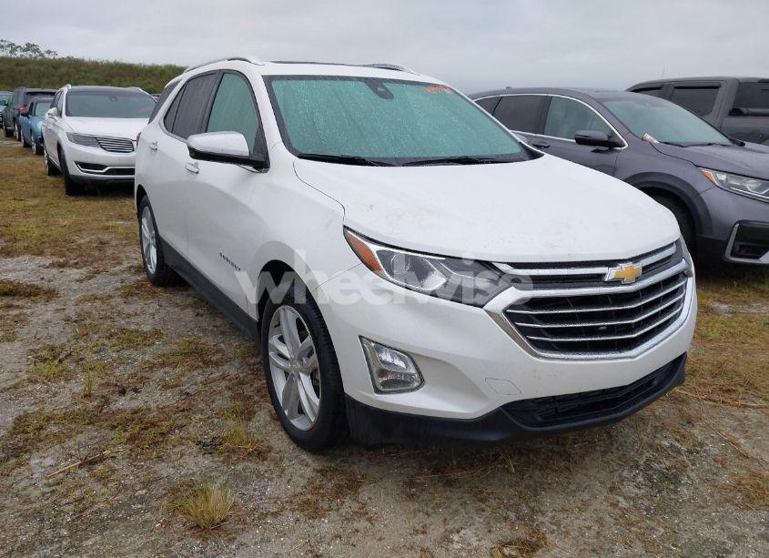 2018 Chevrolet Equinox PREMIER (VIN 2GNAXMEVXJ6145414) main photo