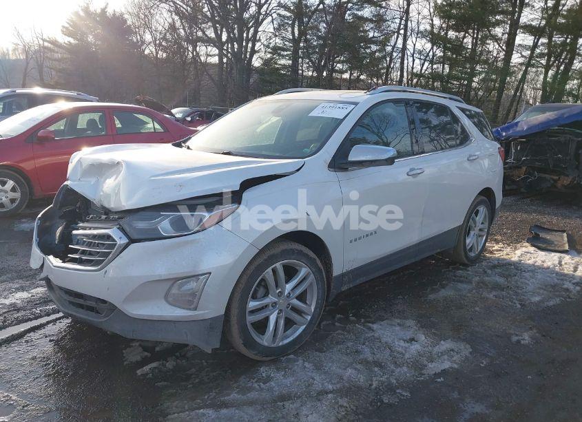 Photo 2 of 2018 Chevrolet Equinox PREMIER (VIN 2GNAXMEVXJ6167820)