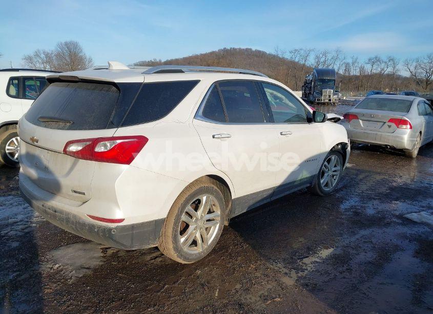 Photo 4 of 2018 Chevrolet Equinox PREMIER (VIN 2GNAXMEVXJ6167820)