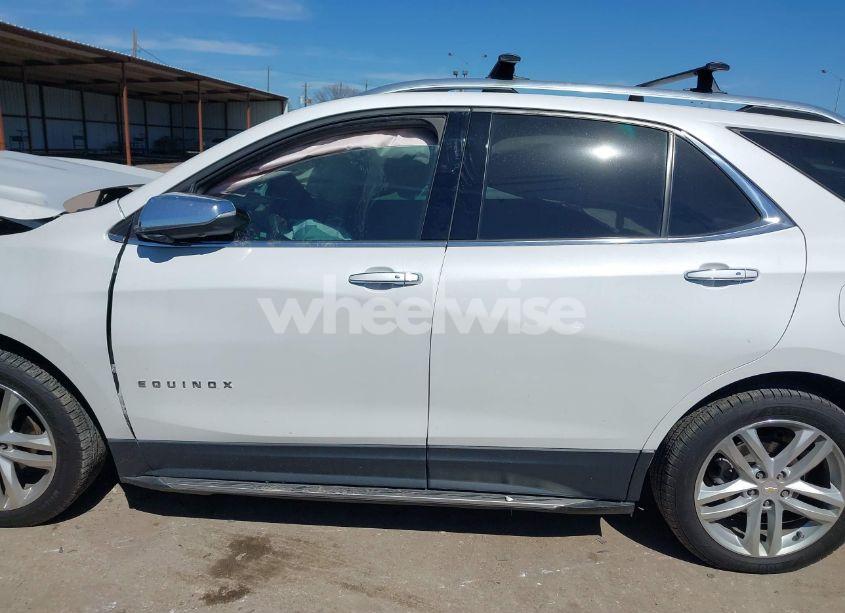 Photo 15 of 2019 Chevrolet Equinox PREMIER (VIN 2GNAXNEV0K6105060)