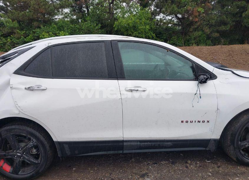 Photo 13 of 2021 Chevrolet Equinox FWD PREMIER (VIN 2GNAXNEV0M6128650)