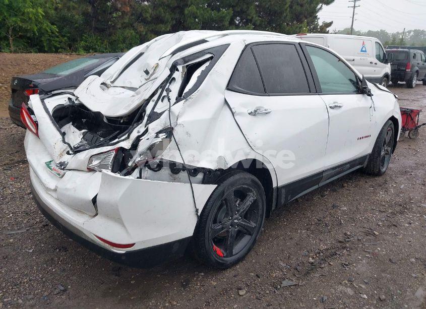 Photo 4 of 2021 Chevrolet Equinox FWD PREMIER (VIN 2GNAXNEV0M6128650)