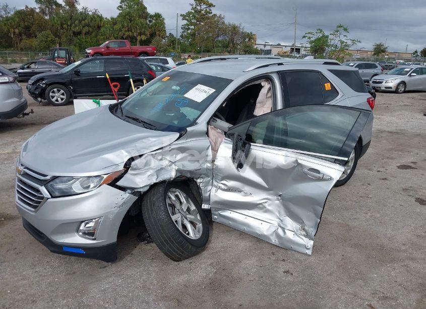 Photo 6 of 2020 Chevrolet Equinox FWD PREMIER 1.5L TURBO (VIN 2GNAXNEV1L6196213)