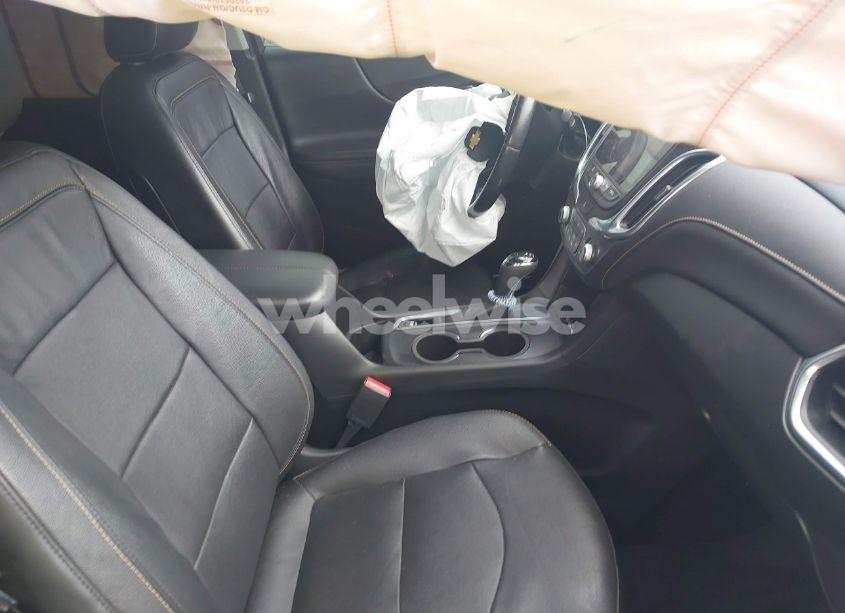 Photo 5 of 2020 Chevrolet Equinox FWD PREMIER 1.5L TURBO (VIN 2GNAXNEV1L6204620)