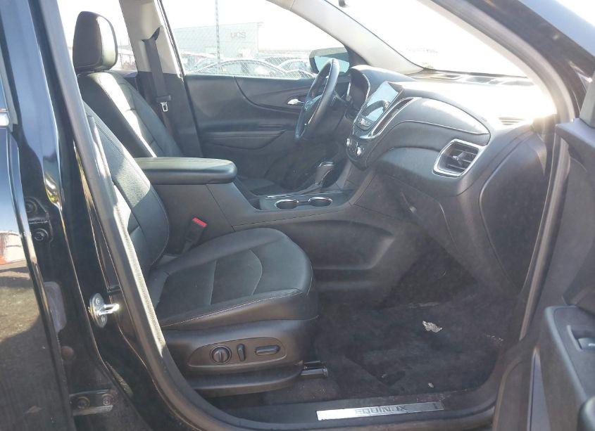 Photo 5 of 2021 Chevrolet Equinox FWD PREMIER (VIN 2GNAXNEV1M6139768)