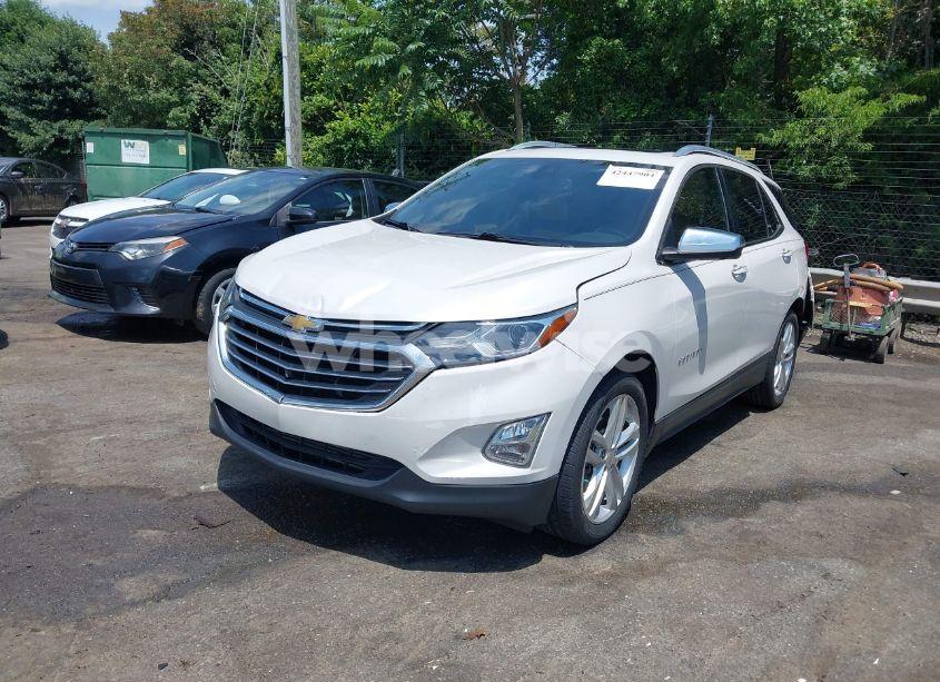 Photo 2 of 2019 Chevrolet Equinox PREMIER (VIN 2GNAXNEV2K6116643)
