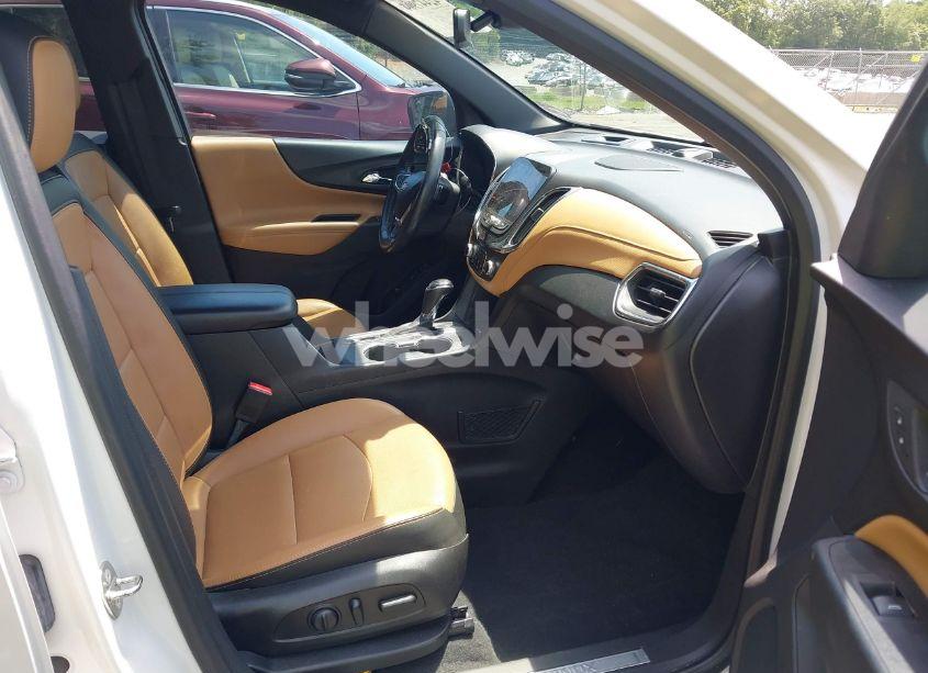 Photo 5 of 2019 Chevrolet Equinox PREMIER (VIN 2GNAXNEV2K6116643)