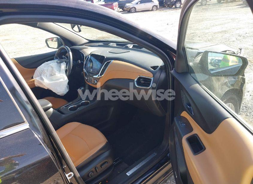 Photo 5 of 2021 Chevrolet Equinox FWD PREMIER (VIN 2GNAXNEV3M6123510)