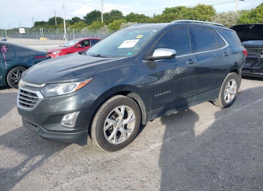 Photo 2 of 2020 Chevrolet Equinox FWD PREMIER 1.5L TURBO (VIN 2GNAXNEV4L6168650)