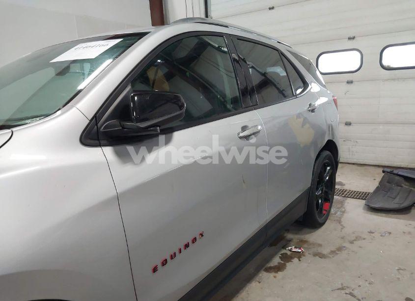 Photo 20 of 2021 Chevrolet Equinox FWD PREMIER (VIN 2GNAXNEV5M6119300)