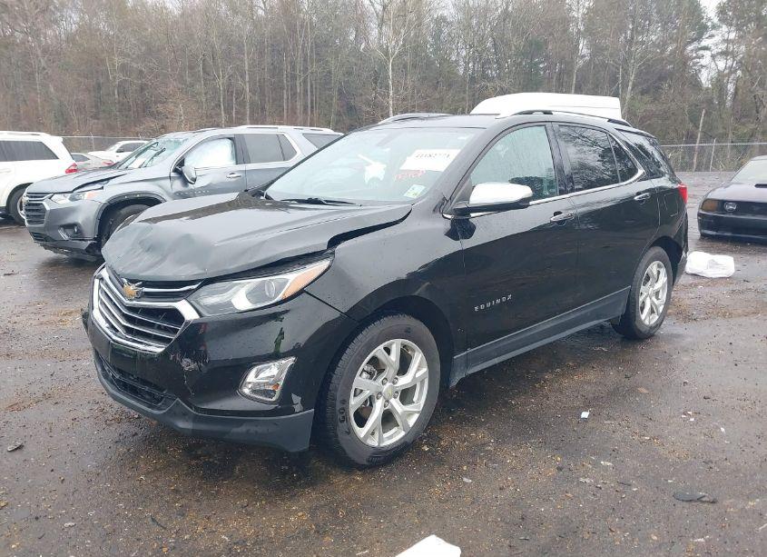 Photo 2 of 2019 Chevrolet Equinox PREMIER (VIN 2GNAXNEV6K6102583)