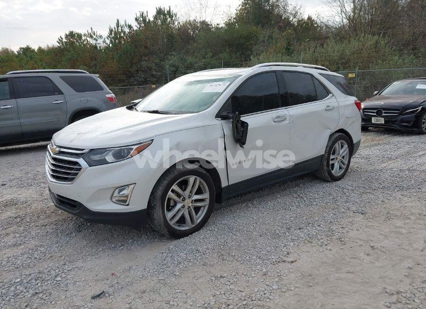 Photo 2 of 2019 Chevrolet Equinox PREMIER (VIN 2GNAXNEV6K6105287)