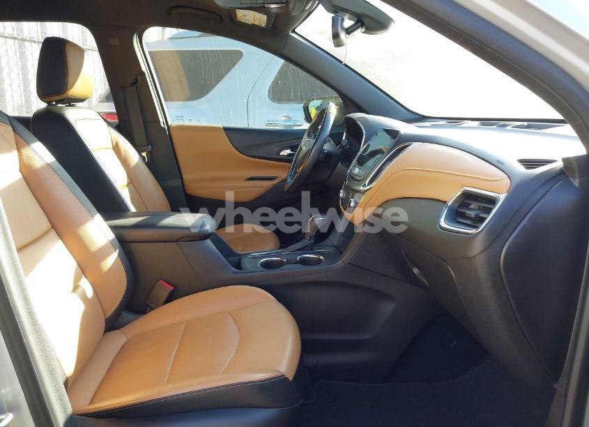 Photo 5 of 2019 Chevrolet Equinox PREMIER (VIN 2GNAXNEV7K6195792)