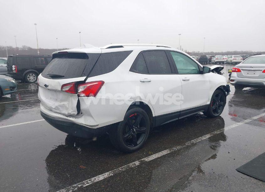 Photo 4 of 2021 Chevrolet Equinox FWD PREMIER (VIN 2GNAXNEV7M6112087)