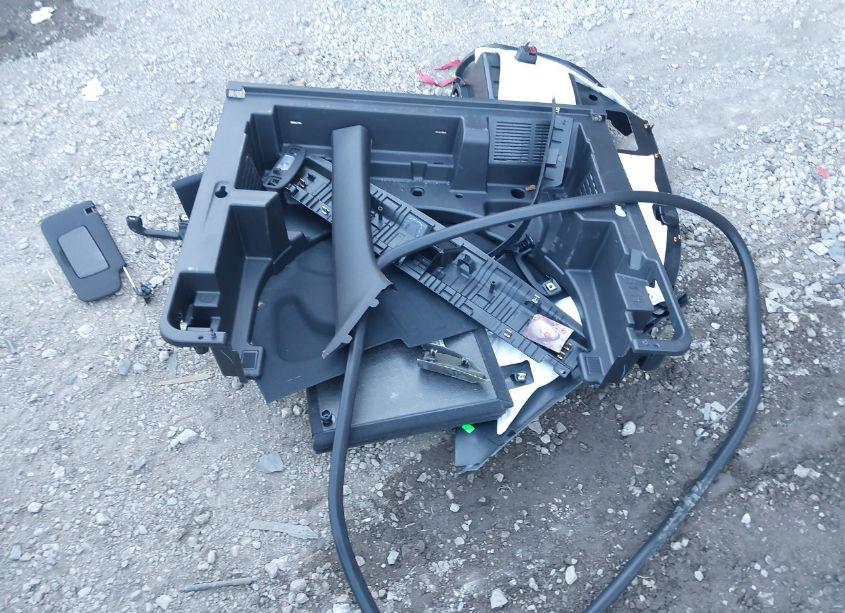 Photo 12 of 2019 Chevrolet Equinox PREMIER (VIN 2GNAXNEV8K6255062)