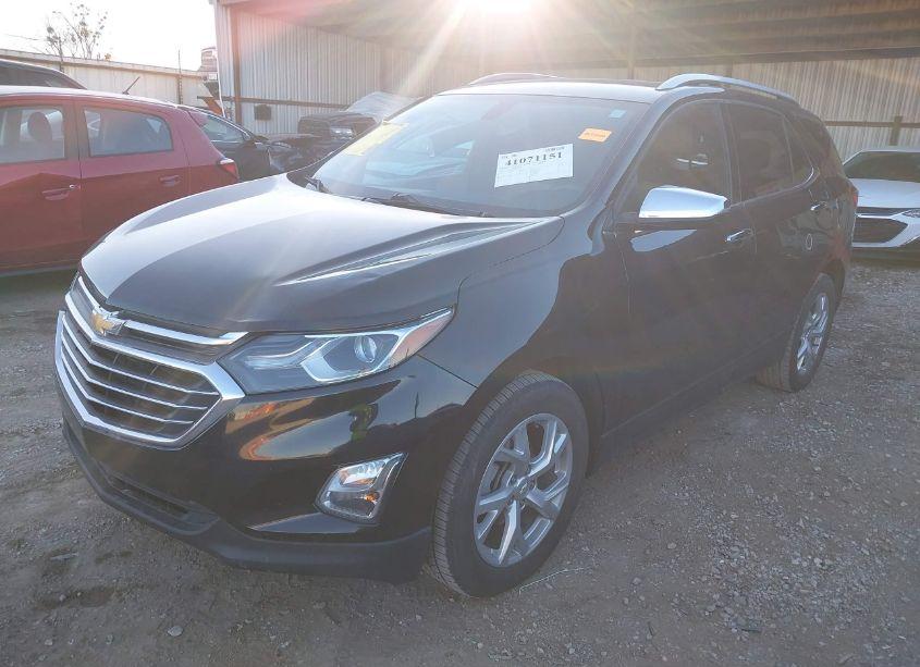 Photo 2 of 2019 Chevrolet Equinox PREMIER (VIN 2GNAXNEV8K6255062)