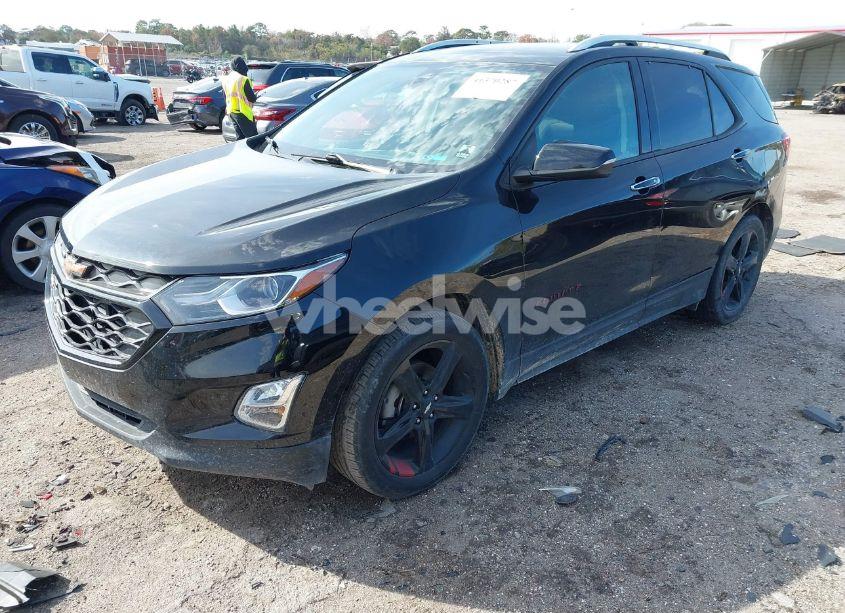 Photo 2 of 2021 Chevrolet Equinox FWD PREMIER (VIN 2GNAXNEV9M6124760)