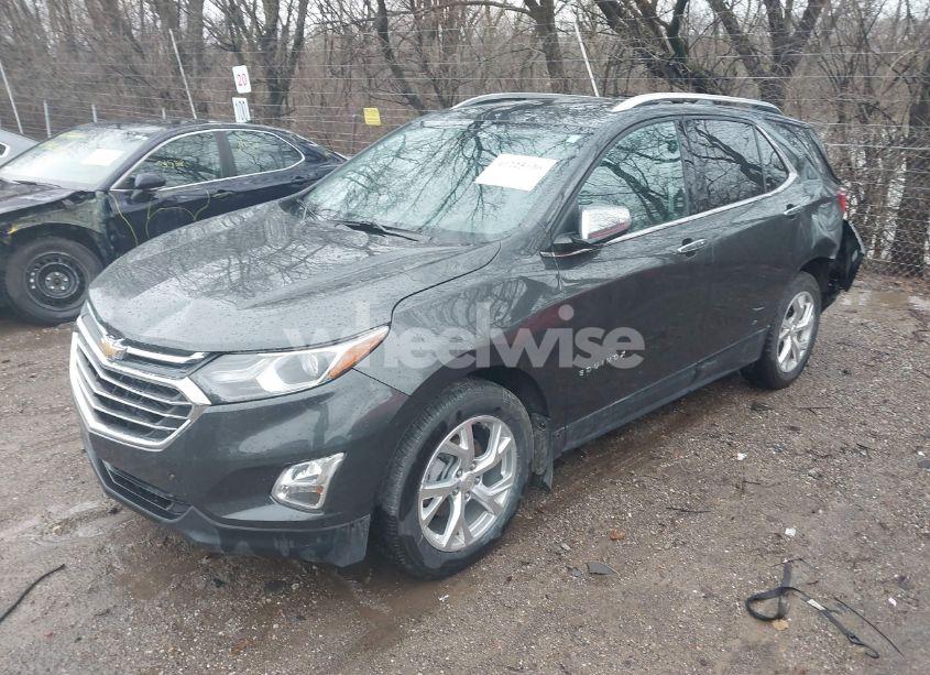 Photo 2 of 2019 Chevrolet Equinox PREMIER (VIN 2GNAXNEVXK6271800)