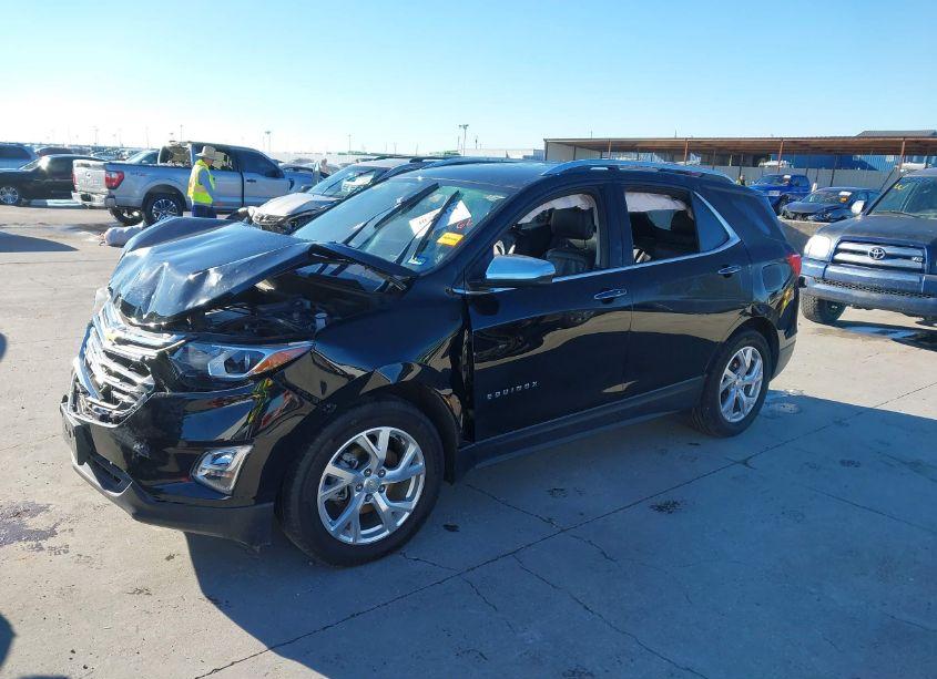 Photo 2 of 2020 Chevrolet Equinox FWD PREMIER 1.5L TURBO (VIN 2GNAXNEVXL6193956)