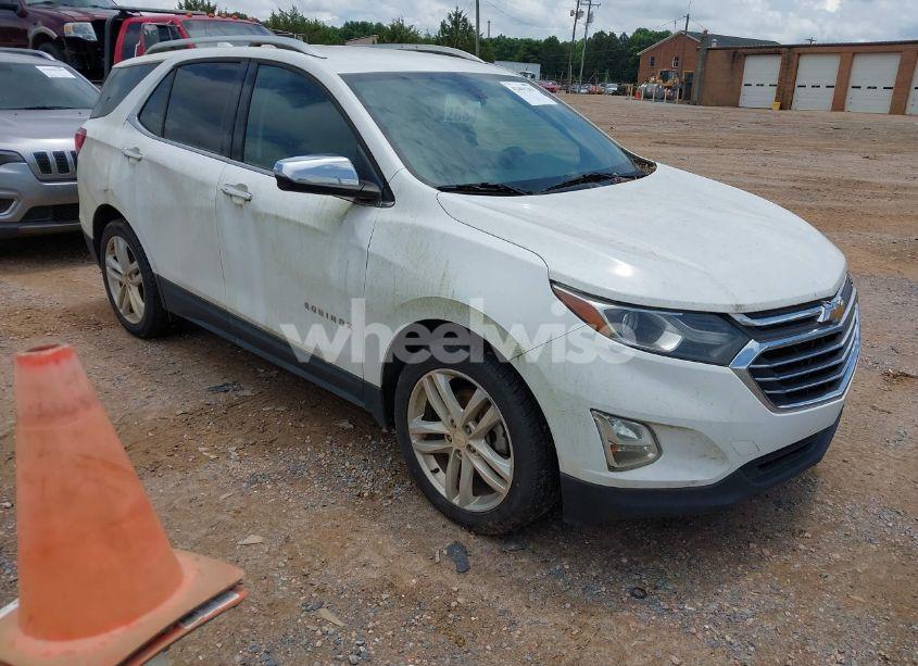 2018 Chevrolet Equinox PREMIER (VIN 2GNAXNEX0J6184861) main photo