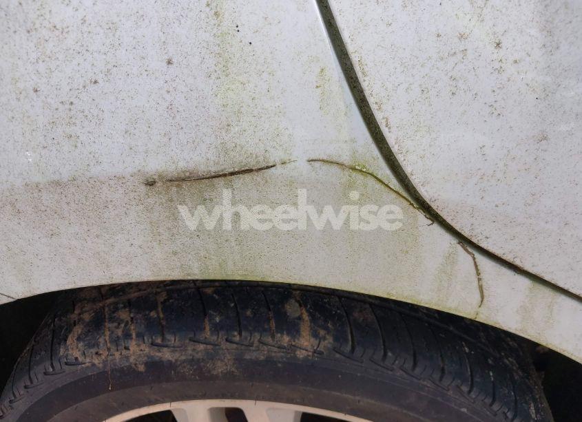 Photo 6 of 2018 Chevrolet Equinox PREMIER (VIN 2GNAXNEX0J6184861)