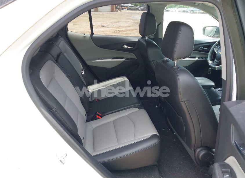 Photo 8 of 2018 Chevrolet Equinox PREMIER (VIN 2GNAXNEX0J6184861)