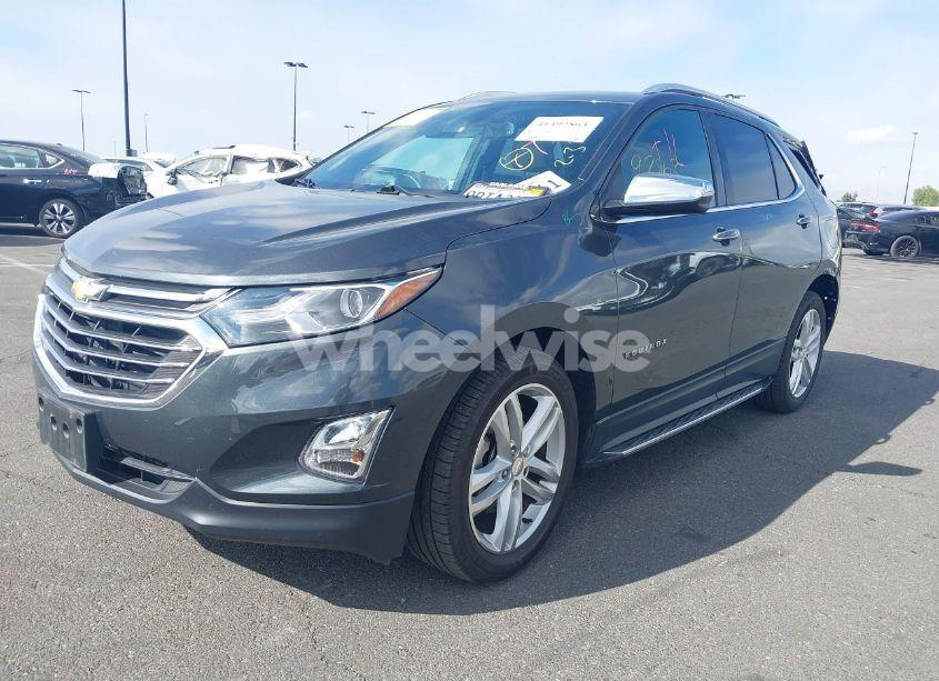 Photo 2 of 2018 Chevrolet Equinox PREMIER (VIN 2GNAXNEX4J6268259)