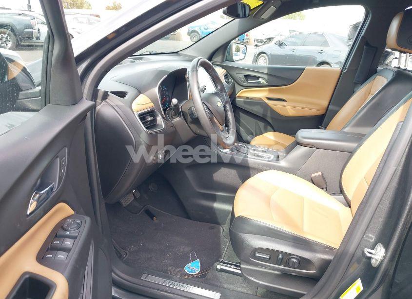 Photo 5 of 2018 Chevrolet Equinox PREMIER (VIN 2GNAXNEX4J6268259)