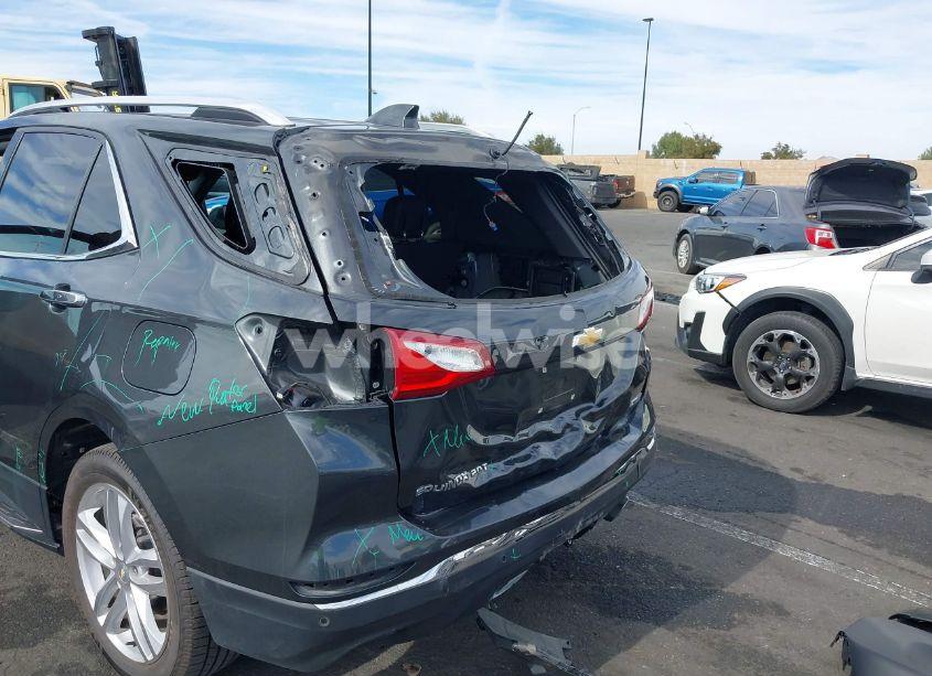 Photo 6 of 2018 Chevrolet Equinox PREMIER (VIN 2GNAXNEX4J6268259)