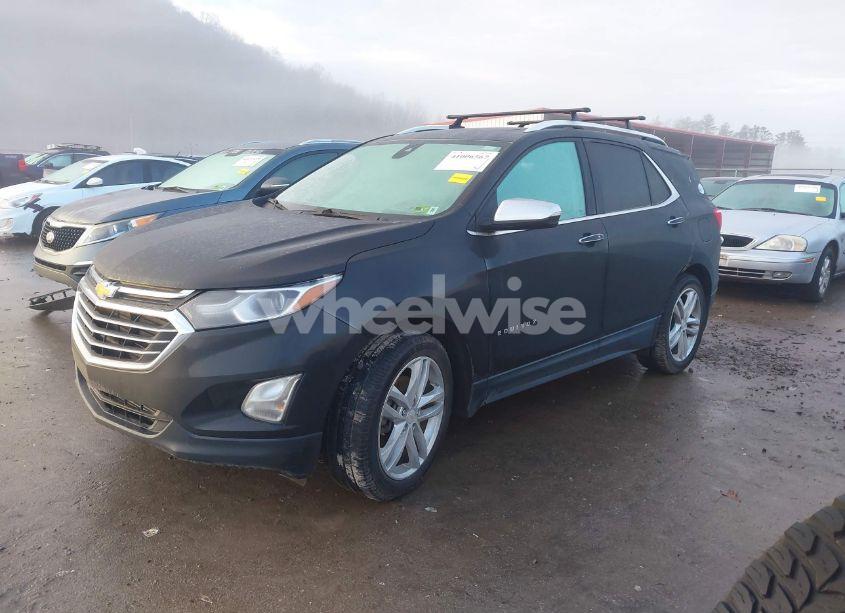 Photo 2 of 2018 Chevrolet Equinox PREMIER (VIN 2GNAXNEX6J6149080)
