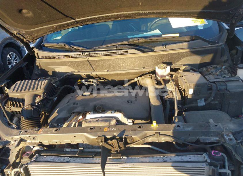 Photo 10 of 2018 Chevrolet Equinox PREMIER (VIN 2GNAXNEX6J6310026)