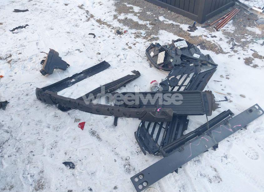 Photo 12 of 2018 Chevrolet Equinox PREMIER (VIN 2GNAXNEX6J6310026)