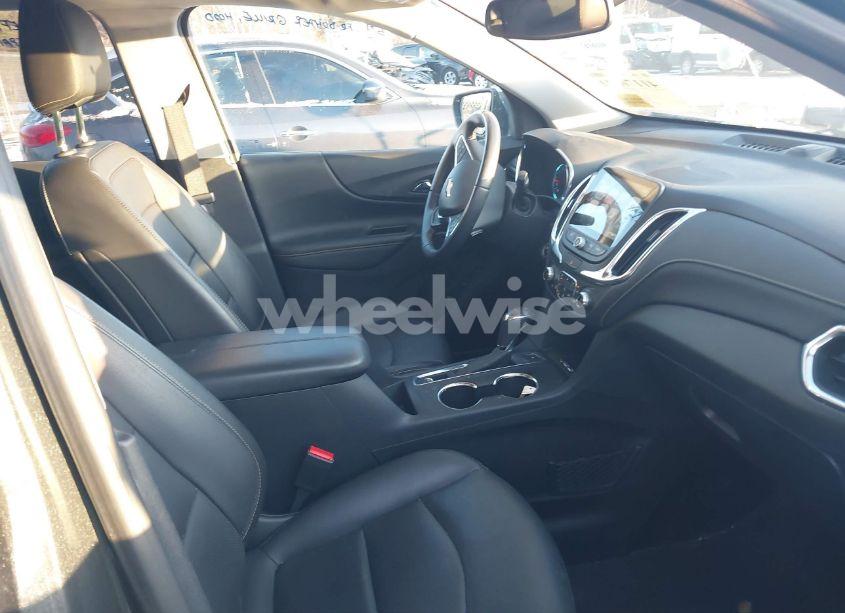 Photo 5 of 2018 Chevrolet Equinox PREMIER (VIN 2GNAXNEX6J6310026)