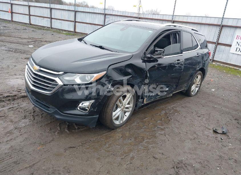 Photo 2 of 2018 Chevrolet Equinox PREMIER (VIN 2GNAXNEX7J6299537)