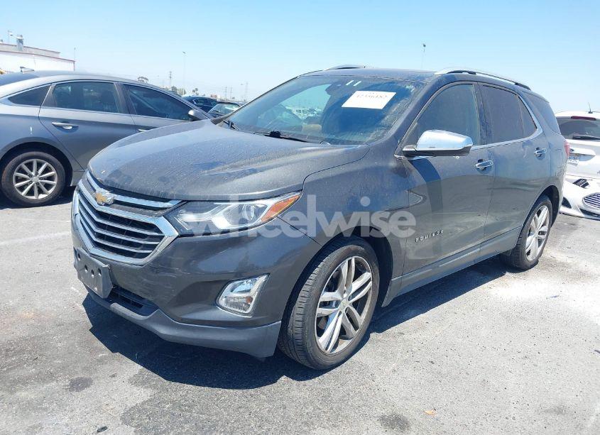 Photo 2 of 2018 Chevrolet Equinox PREMIER (VIN 2GNAXNEXXJ6128247)