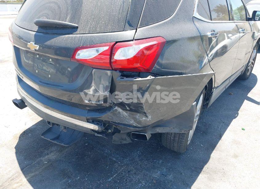 Photo 6 of 2018 Chevrolet Equinox PREMIER (VIN 2GNAXNEXXJ6128247)