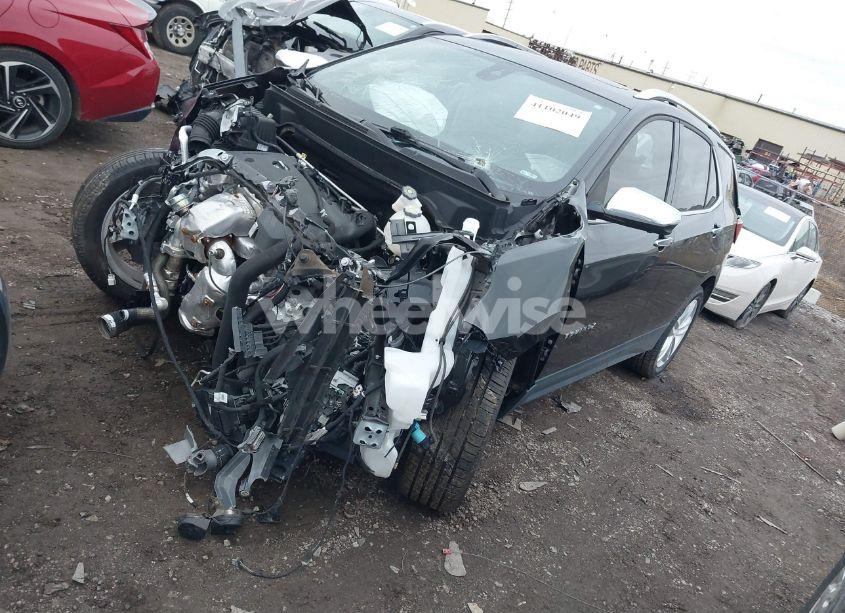 Photo 2 of 2020 Chevrolet Equinox FWD PREMIER 2.0L TURBO (VIN 2GNAXPEX0L6151177)