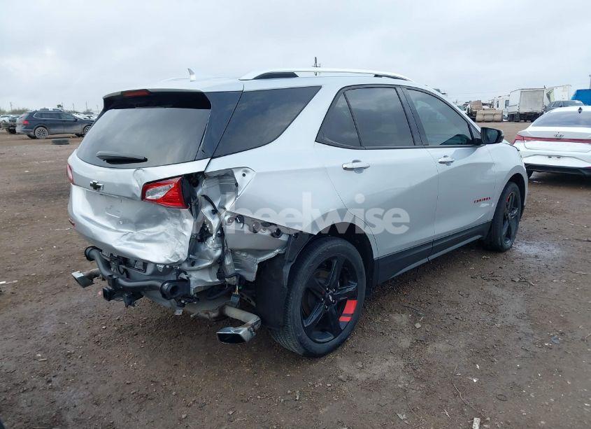 Photo 4 of 2020 Chevrolet Equinox FWD PREMIER 2.0L TURBO (VIN 2GNAXPEX2L6106256)