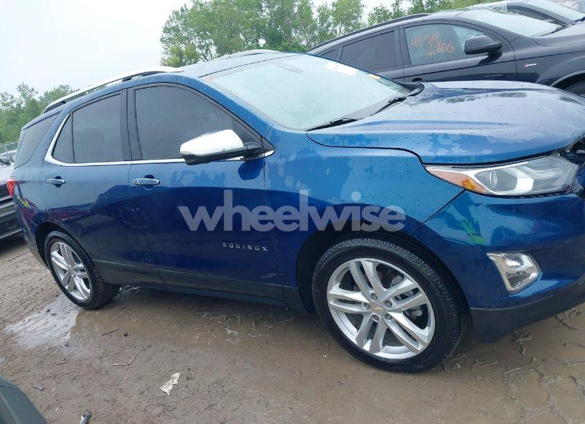 Photo 13 of 2020 Chevrolet Equinox FWD PREMIER 2.0L TURBO (VIN 2GNAXPEX2L6243231)