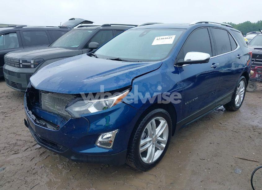 Photo 2 of 2020 Chevrolet Equinox FWD PREMIER 2.0L TURBO (VIN 2GNAXPEX2L6243231)