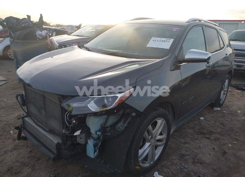 Photo 2 of 2019 Chevrolet Equinox PREMIER (VIN 2GNAXPEX3K6164570)