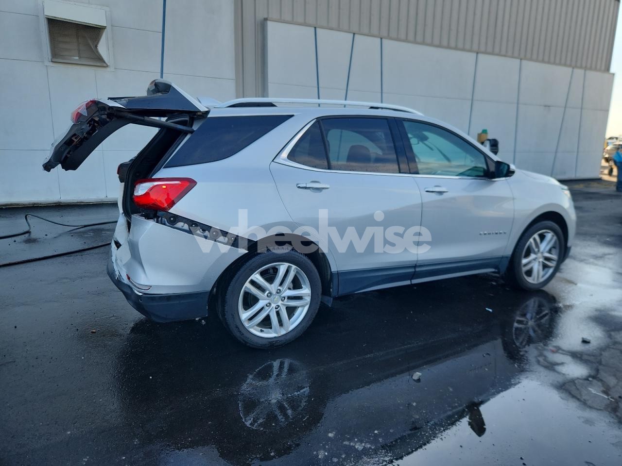 Photo 3 of 2020 CHEVROLET EQUINOX PREMIER (VIN 2GNAXPEX3L6225370)