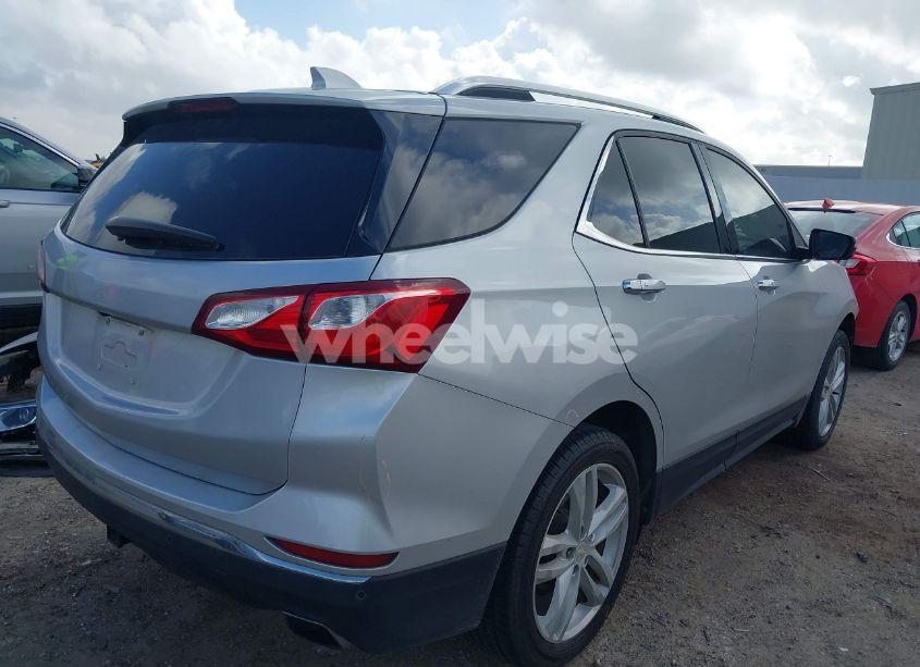 Photo 4 of 2019 Chevrolet Equinox PREMIER (VIN 2GNAXPEX5K6236594)