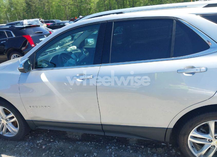 Photo 15 of 2019 Chevrolet Equinox PREMIER (VIN 2GNAXPEX7K6251937)